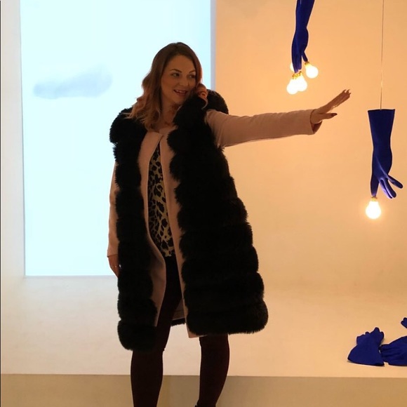 Hooded thick soft faux fur long vest - Picture 2 of 7